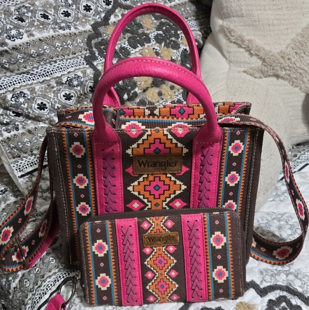 Wrangler purse and wallet set